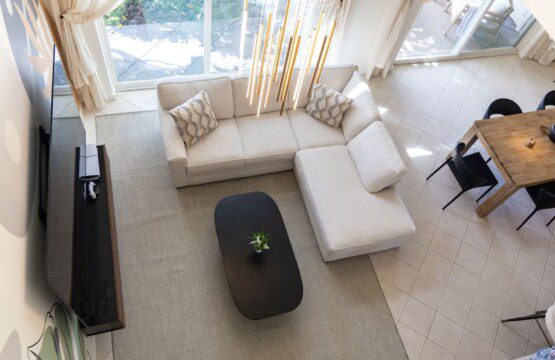 0197812e 5ede 43 MjPWk.jpg