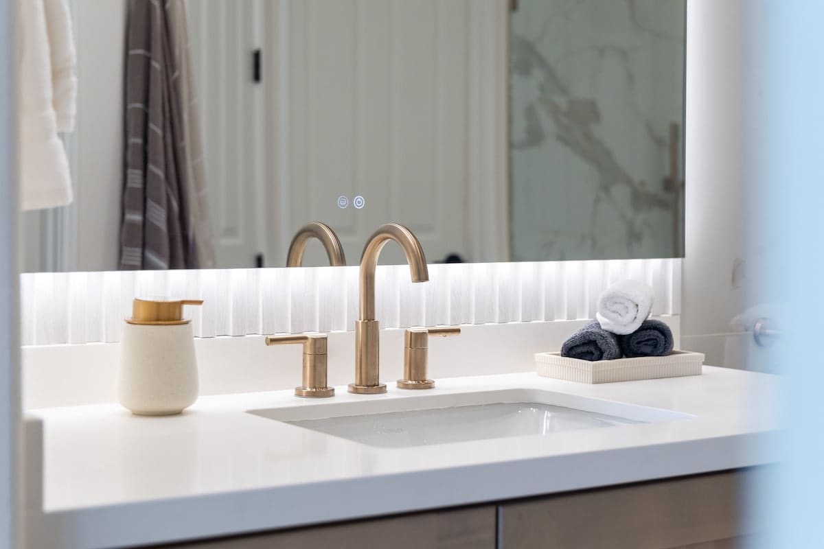 cdf4fab0 9c5b 40 tU1j7.jpg